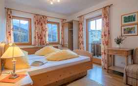 Schlafzimmer in der Wohnung Herbst